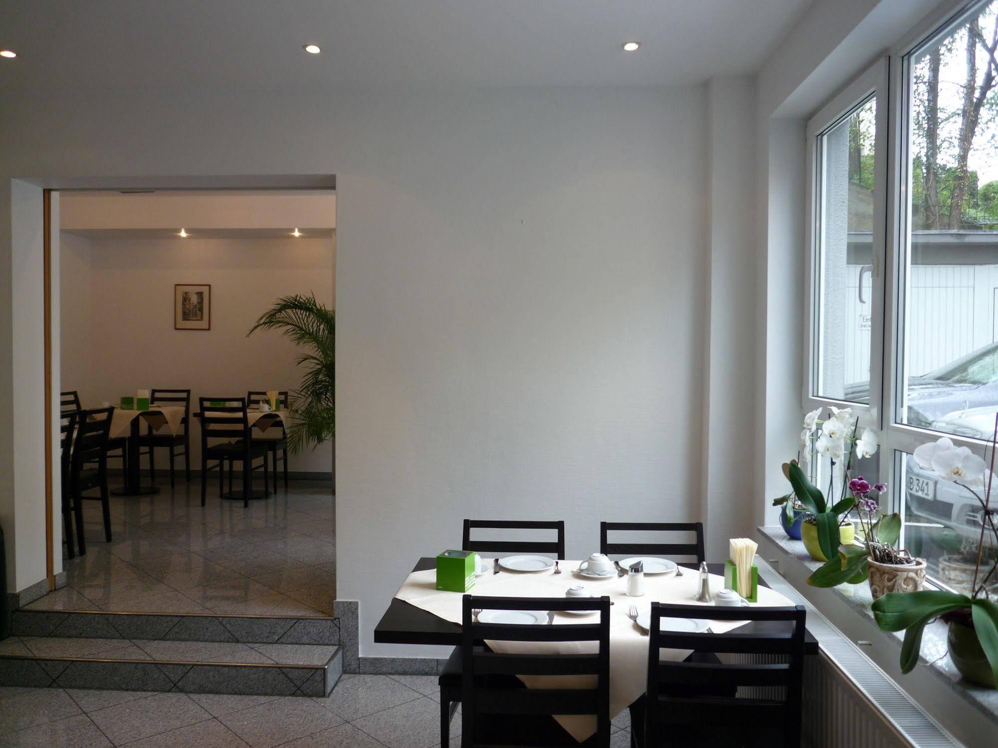Mirage City Hotel Stuttgart Zentrum Ngoại thất bức ảnh